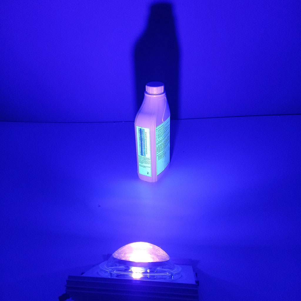 Светильник с ультрафиолетовым свечением мощностью 50Вт, 100Вт, 150Вт и 200Вт