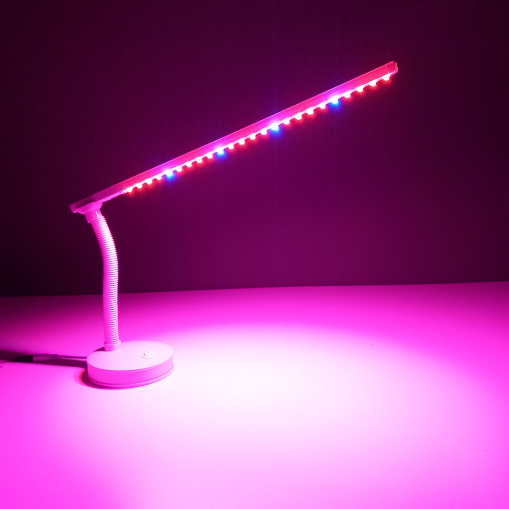 Настольная лампа для подсвечивания цветов «Талкас» построена на базе ярких светодиодов. Освещенность 60-сантиметрового светильника составляет 540 Лк. 