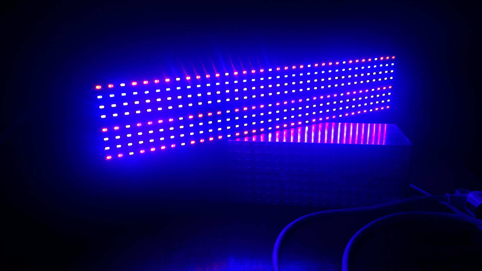 Мощная 120-ваттная LED-панель для культивирования растений в теплицах и гроубоксах.
