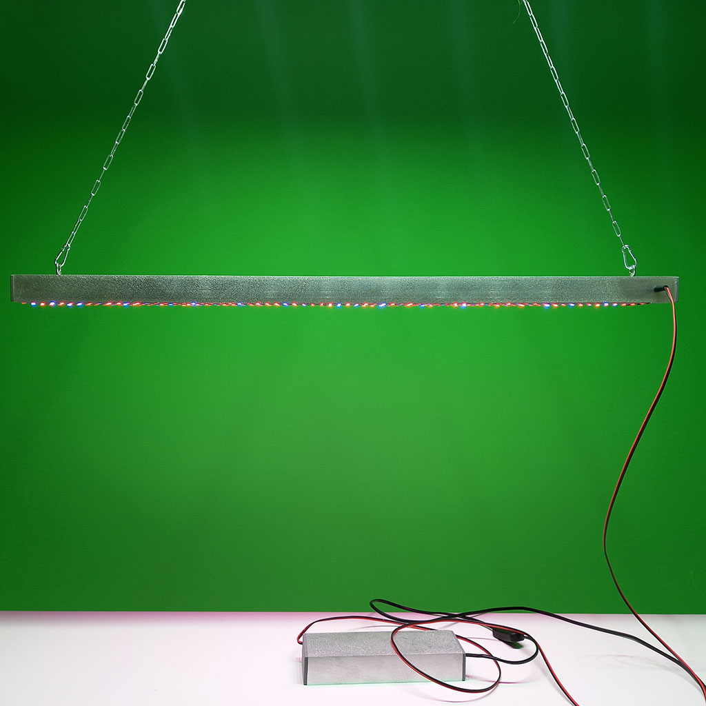 Обычная светодиодная лампа для растений, построенная на базе сверхъярких светодиодов 5630/5730.

